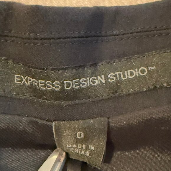 Express Design Studio Tailored Black Three Button Blazer Size 0 - Picture 5 of 6